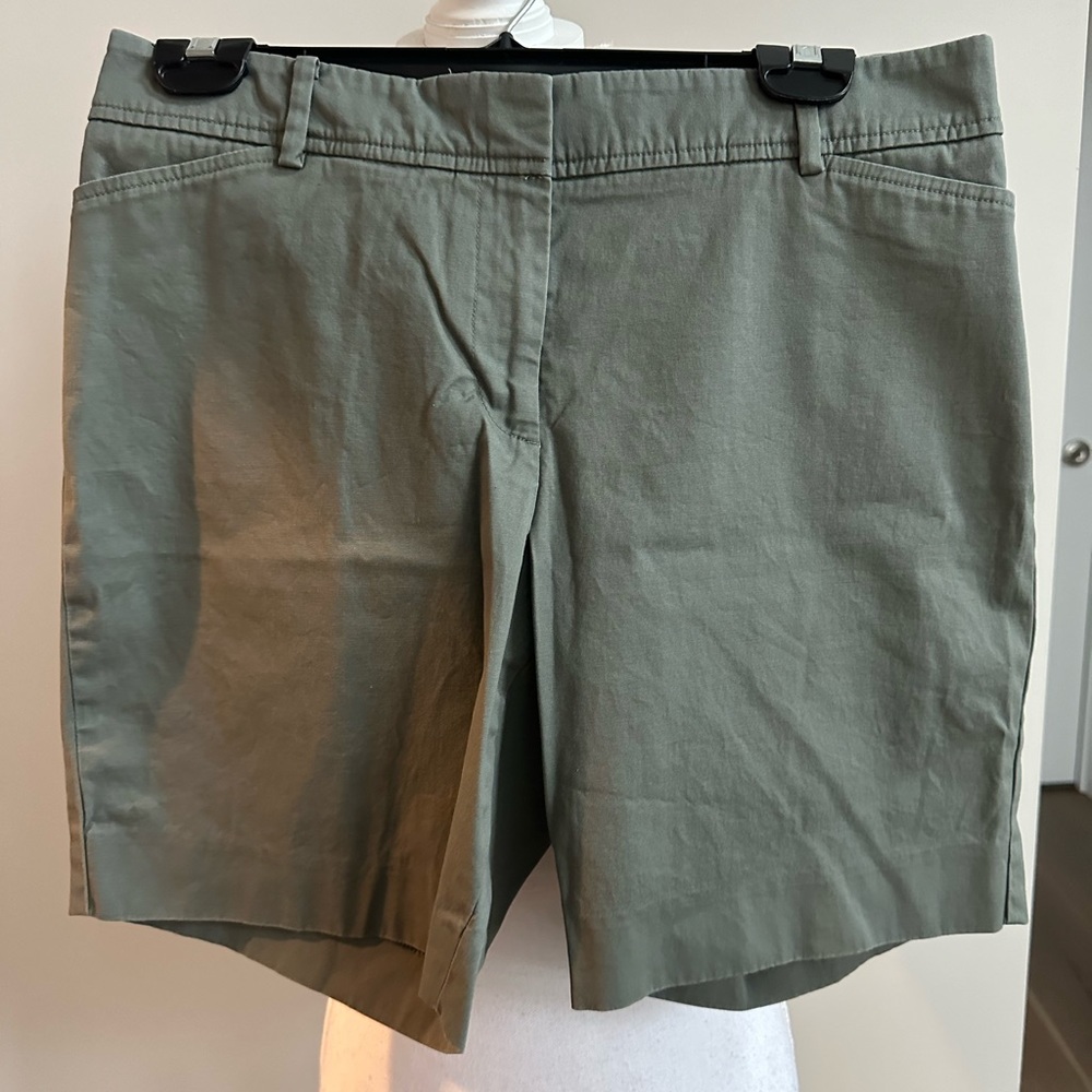 Talbots Perfect Short 8P Khakhi Green
